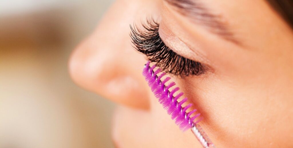 What Is an Average Eyelash Growth Cycle?